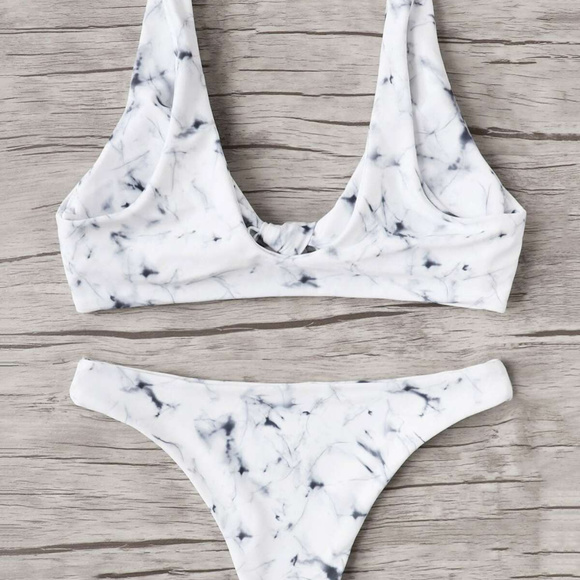 🦋🍃Blue & White Marble Knot Bikini NWT - Picture 3 of 6